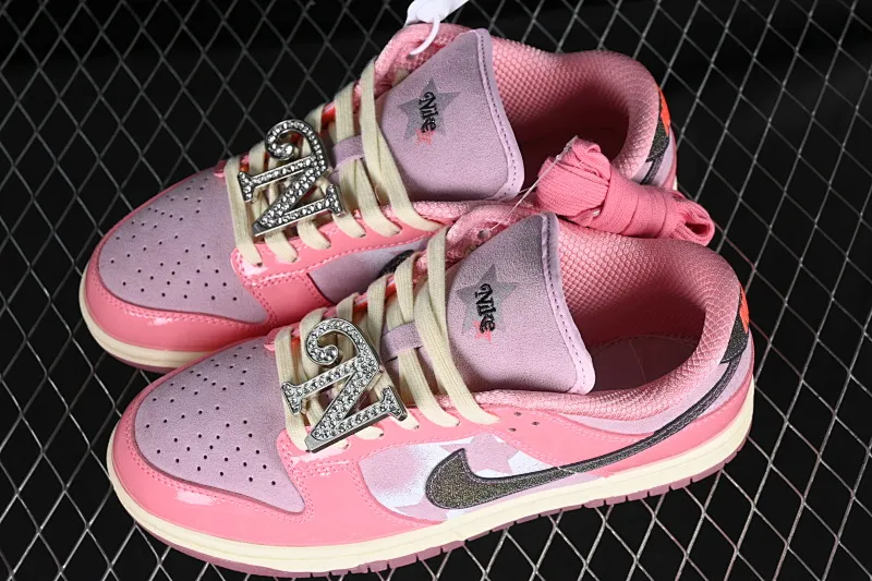 All categories Nk SB Dunk series Nk SB Dunk Low low-top sneakers Nk Dunk Low "Barbie" Barbie SB low-top sports and leisure sneakers FN8927-621